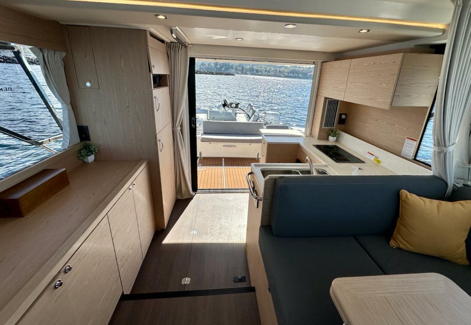 2024 Beneteau Swift Trawler 41 Sedan — photo 39