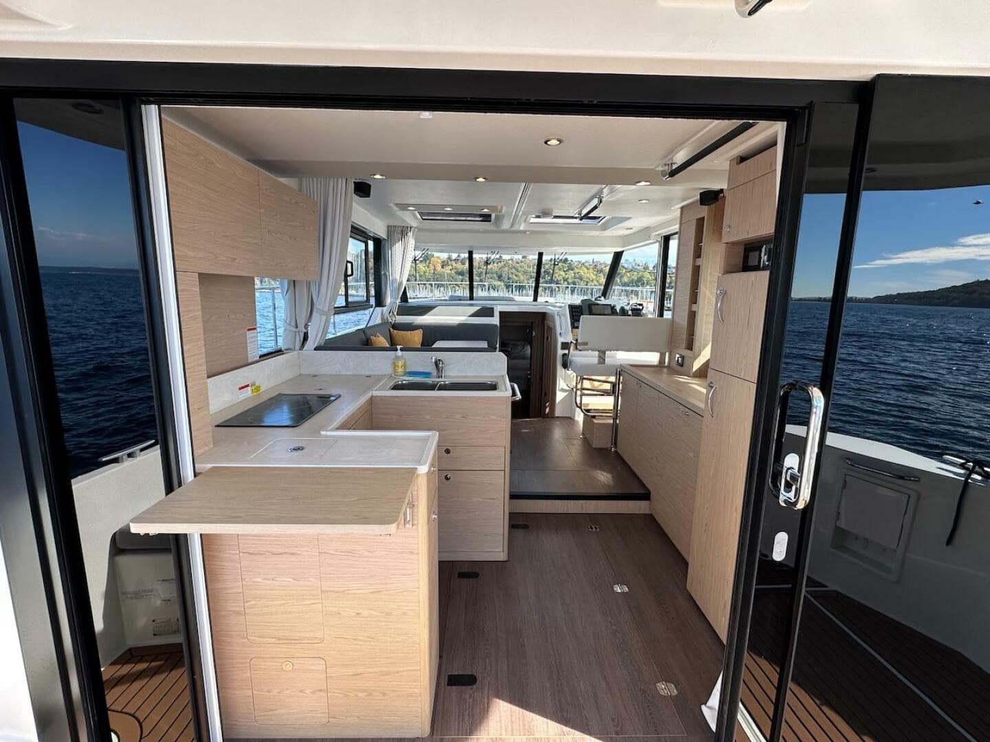 2024 Beneteau Swift Trawler 41 Sedan — photo 32