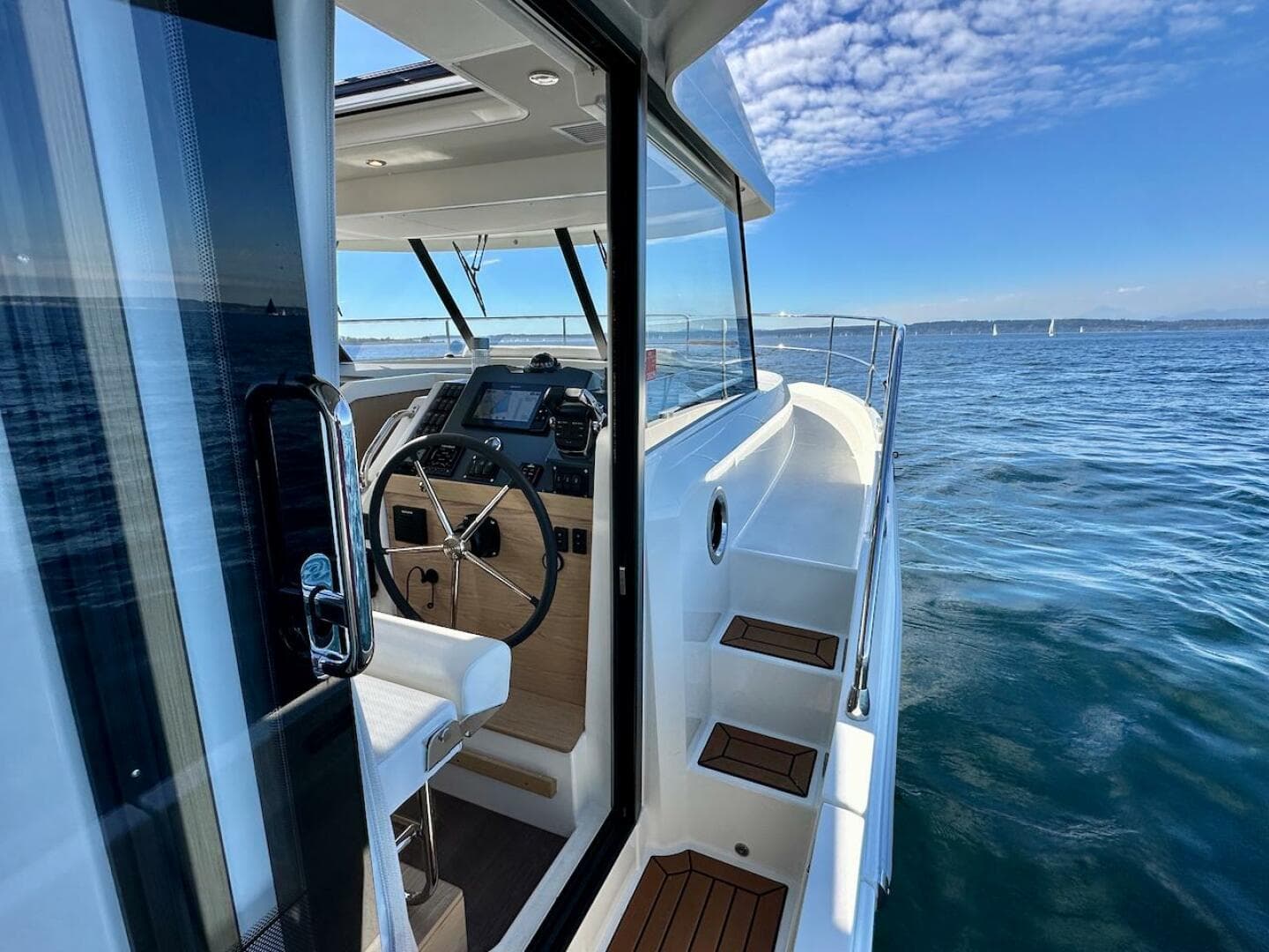 2024 Beneteau Swift Trawler 41 Sedan — photo 21