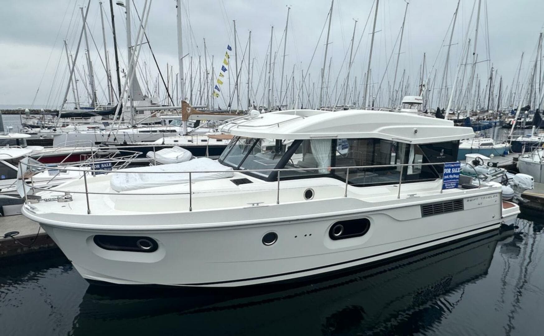 2024 Beneteau Swift Trawler 41 Sedan — photo 1