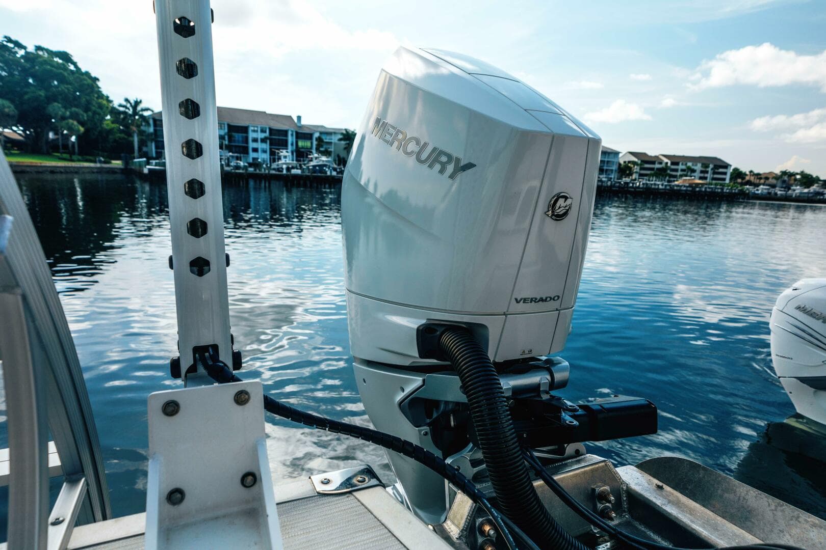 2024 Bennington Qsbax 2 Swingback — photo 31