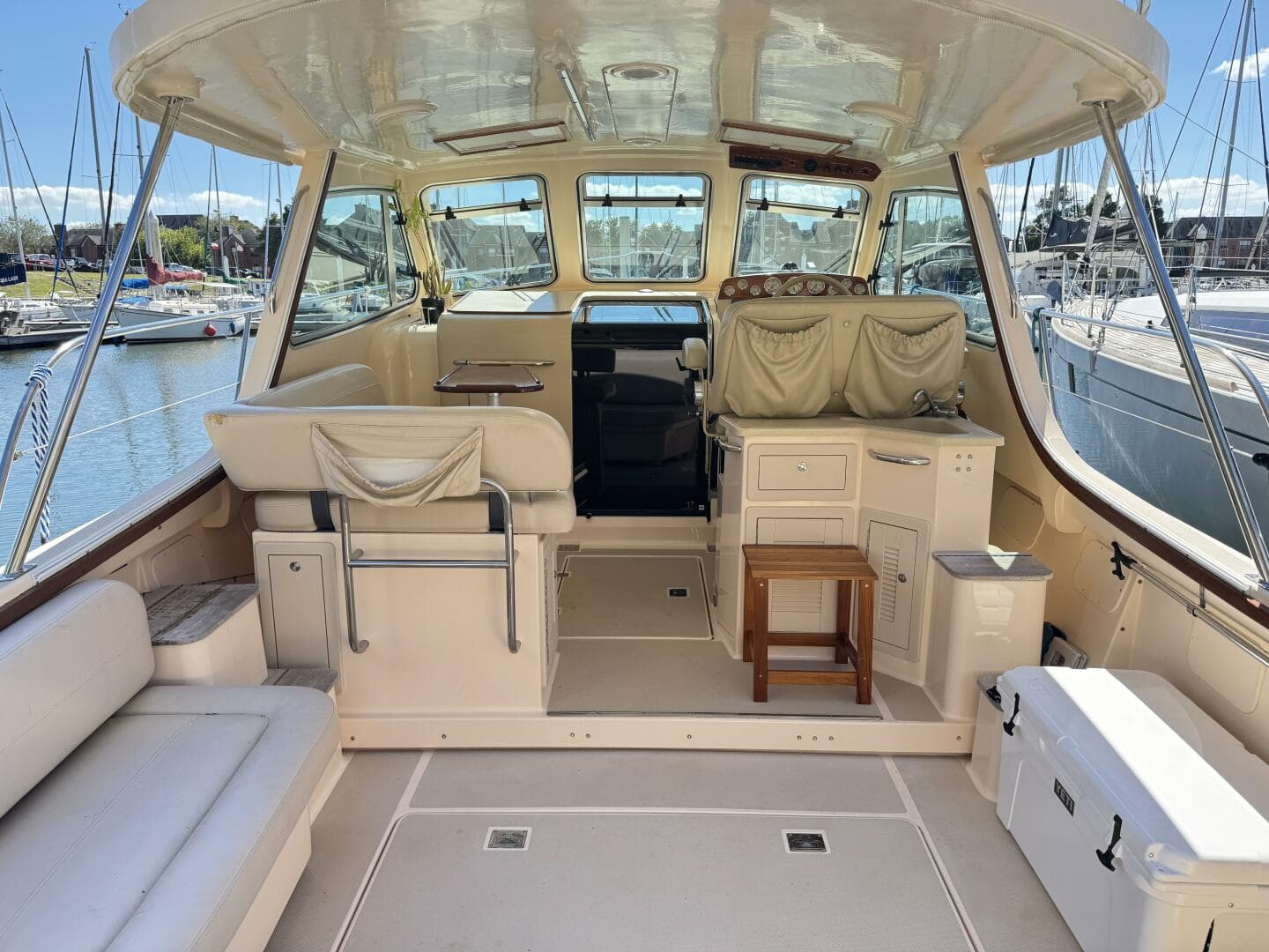 2004 Island Packet 360 Hardtop Express Cruiser — photo 5