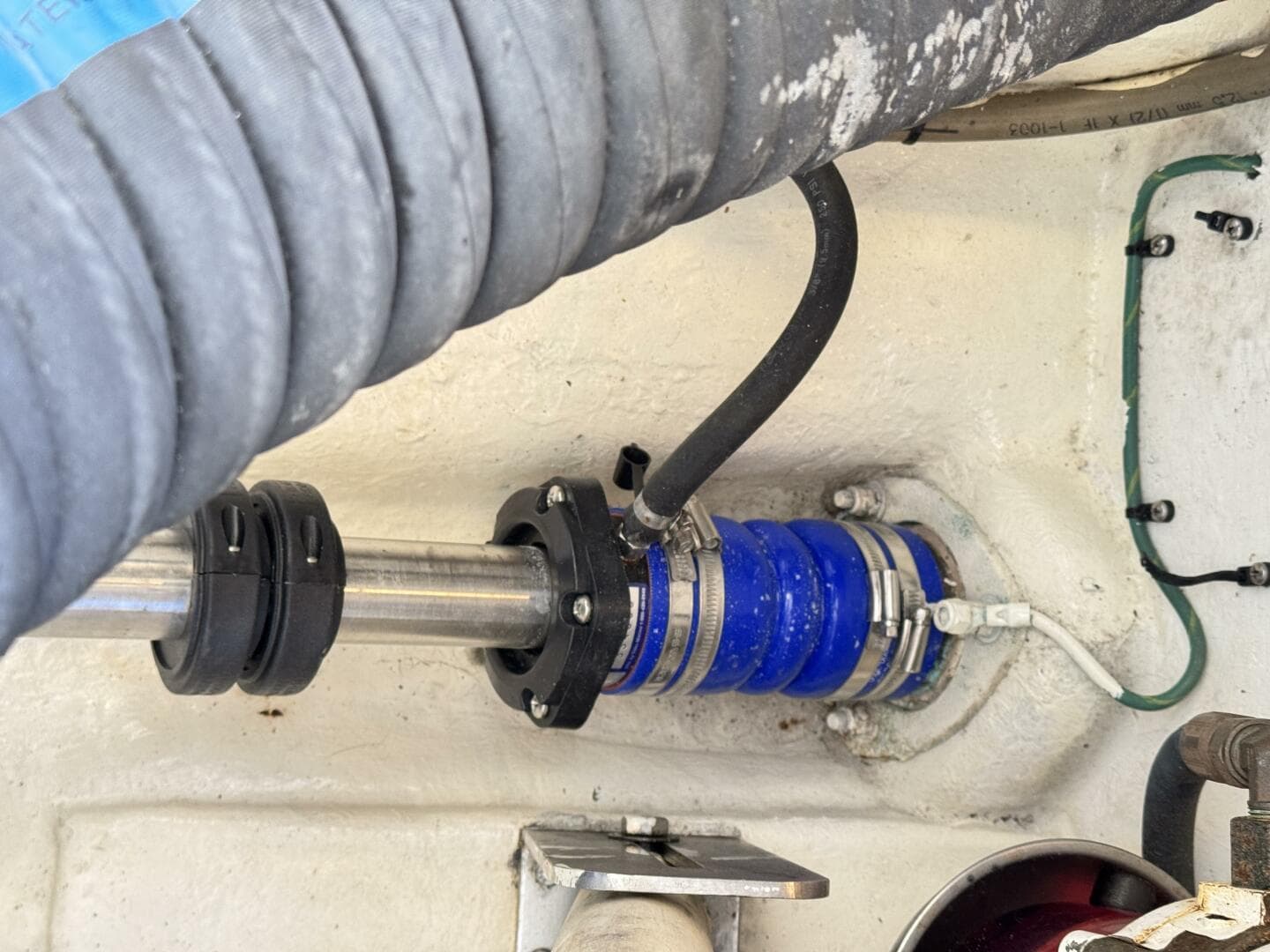 2004 Island Packet 360 Hardtop Express Cruiser — photo 25