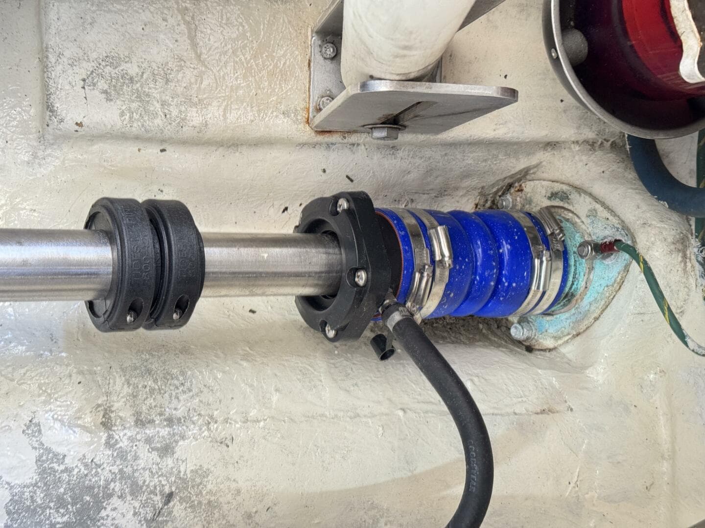 2004 Island Packet 360 Hardtop Express Cruiser — photo 26