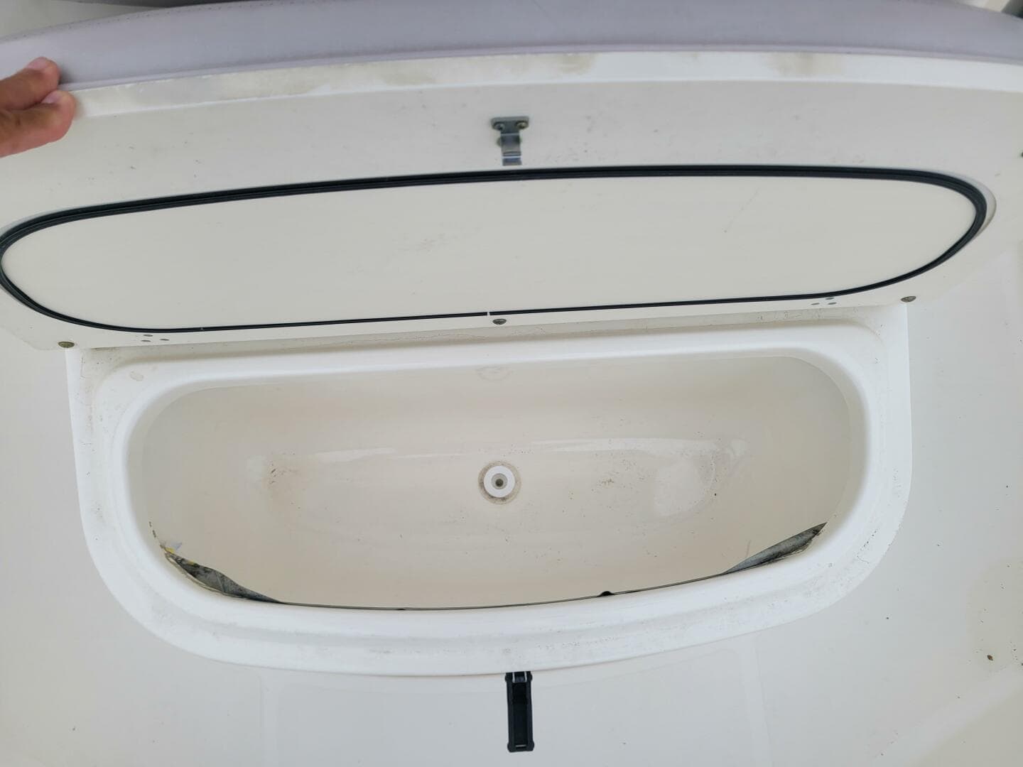 2008 Pursuit C 250 — photo 16