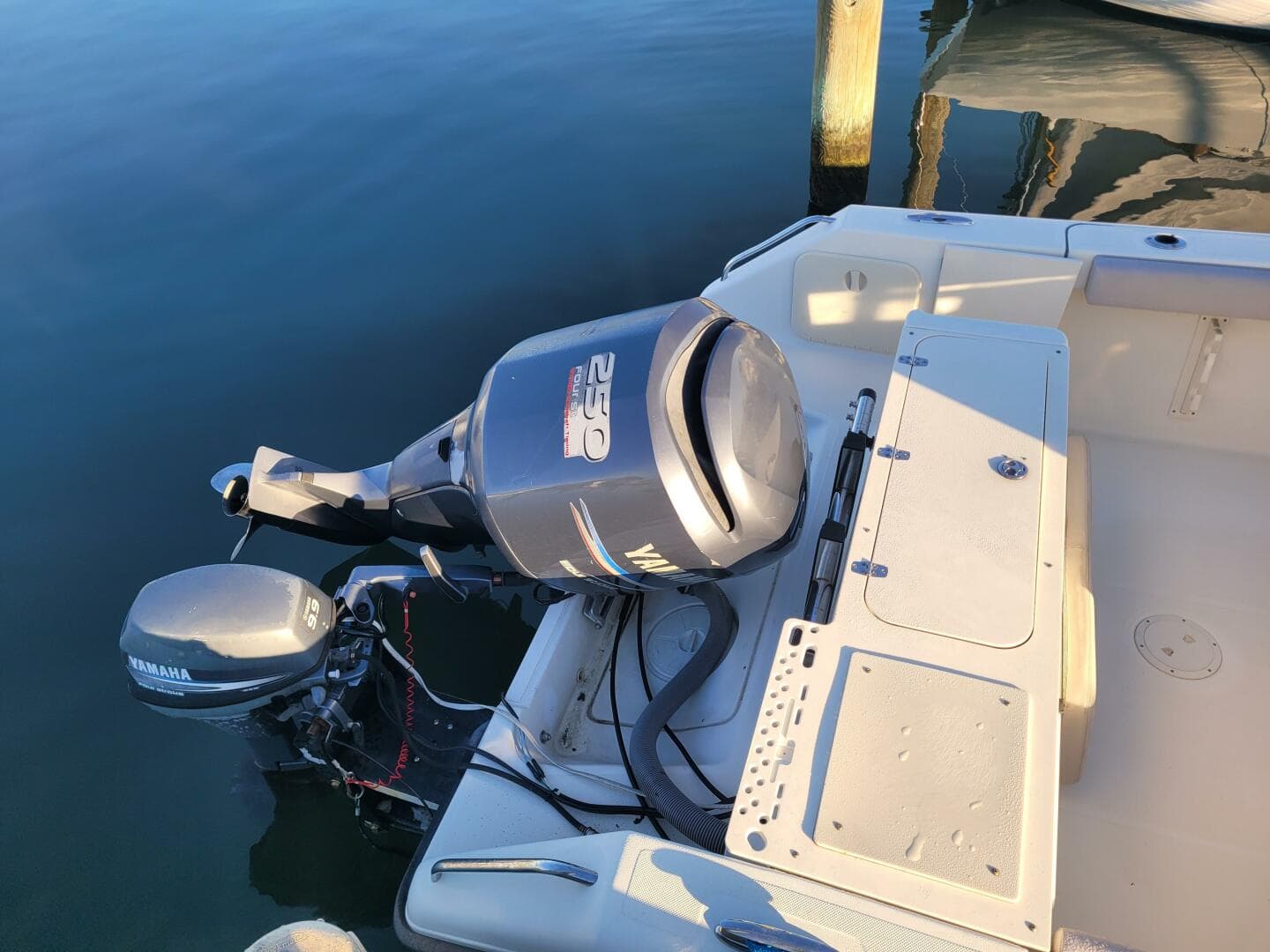 2008 Pursuit C 250 — photo 14