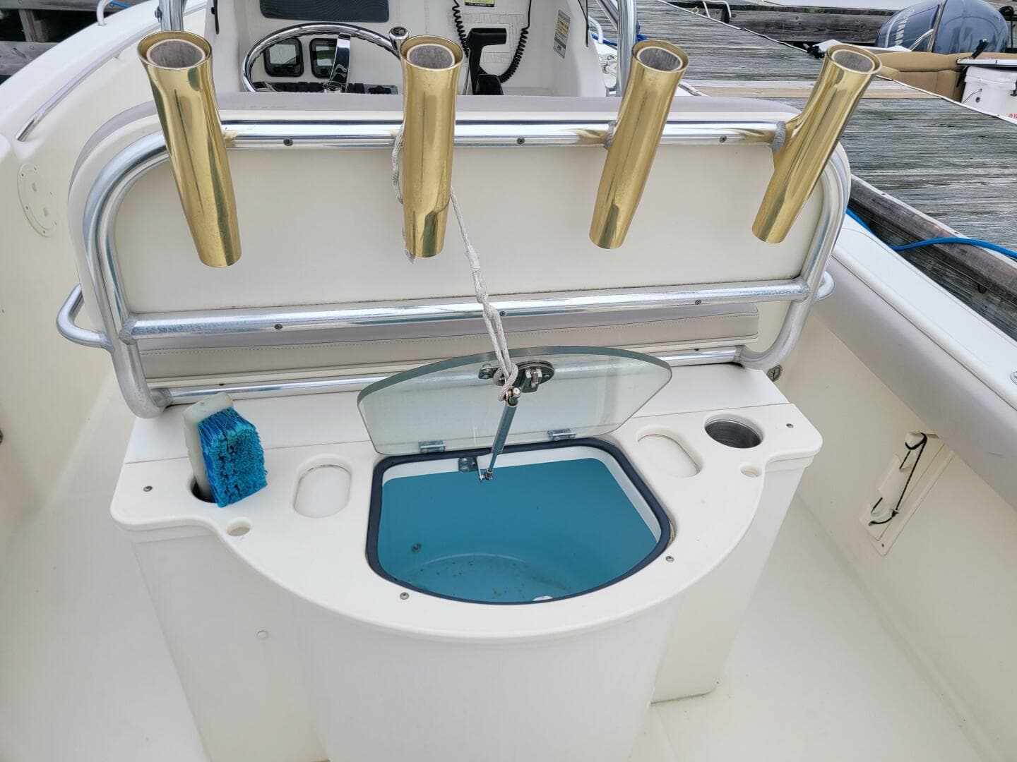 2008 Pursuit C 250 — photo 17