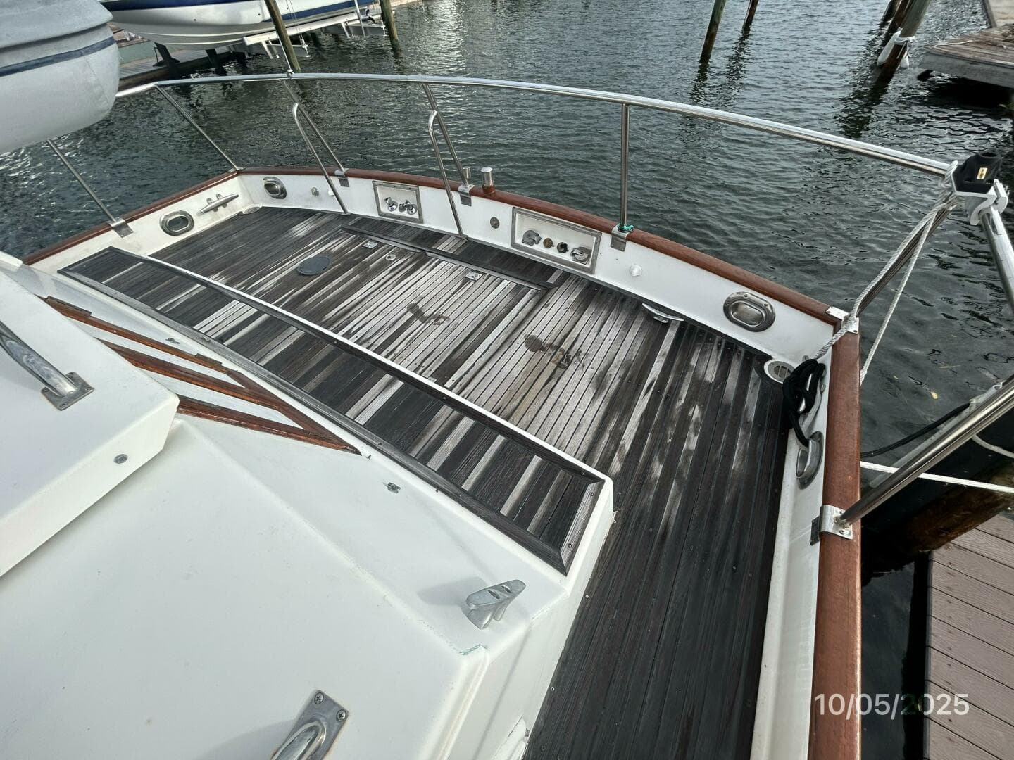 1995 Grand Banks Classic — photo 35