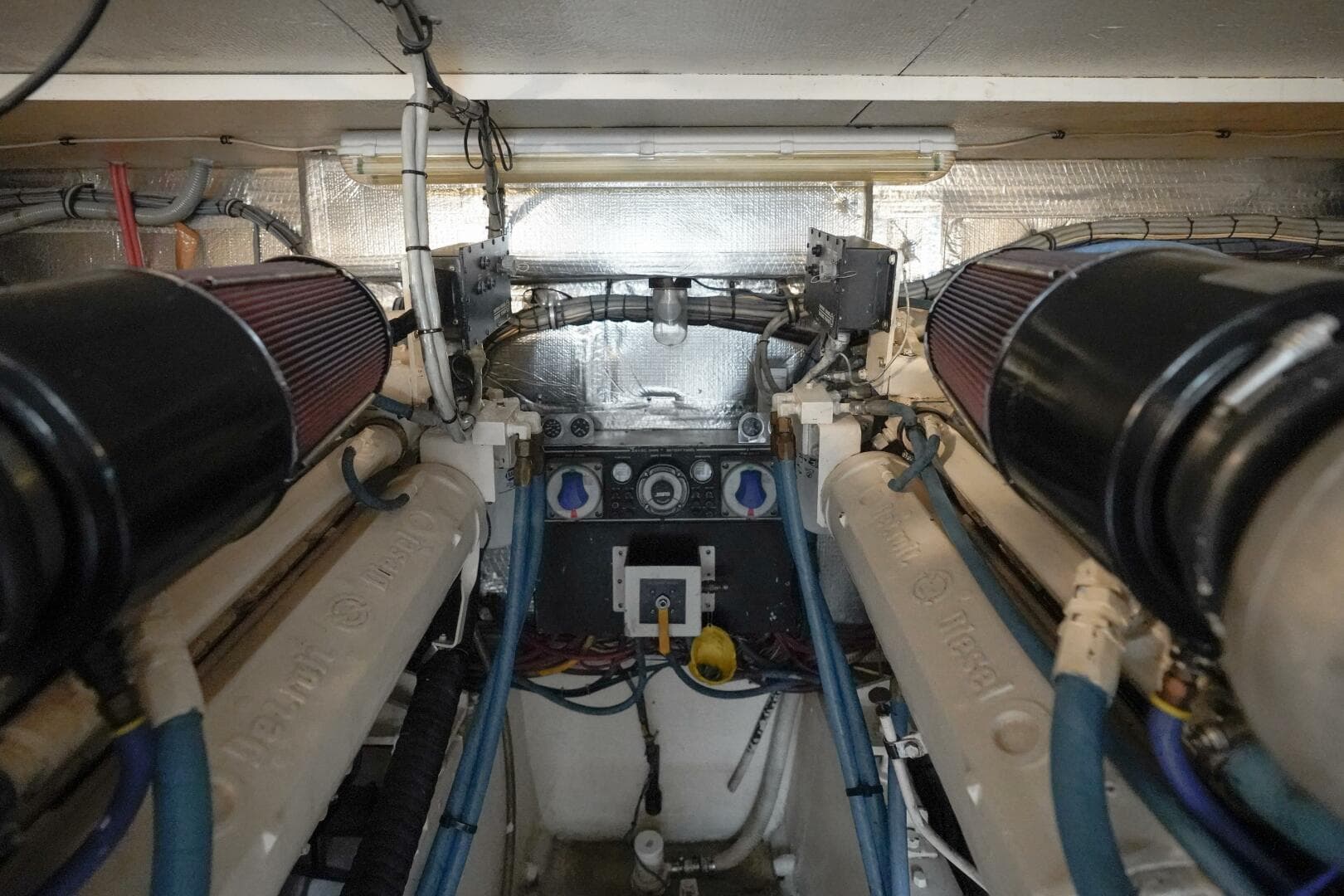 1994 Hatteras 46 Convertible — photo 34