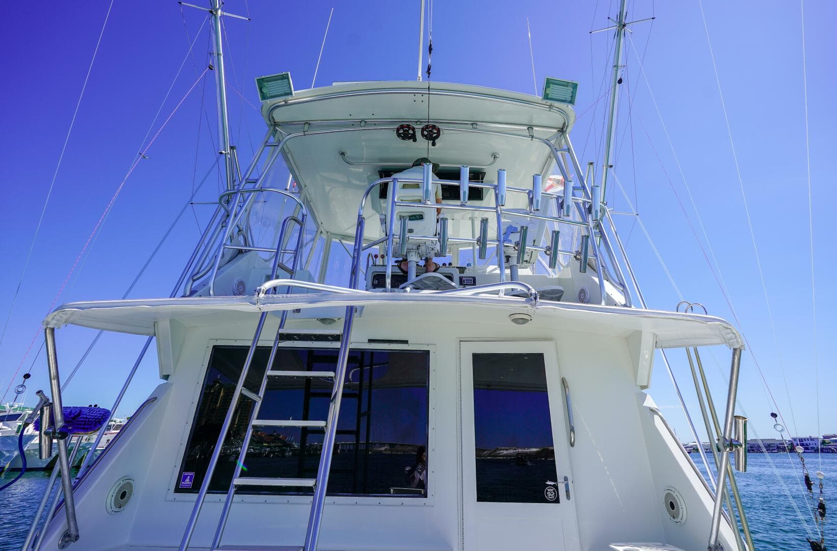 1994 Hatteras 46 Convertible — photo 24