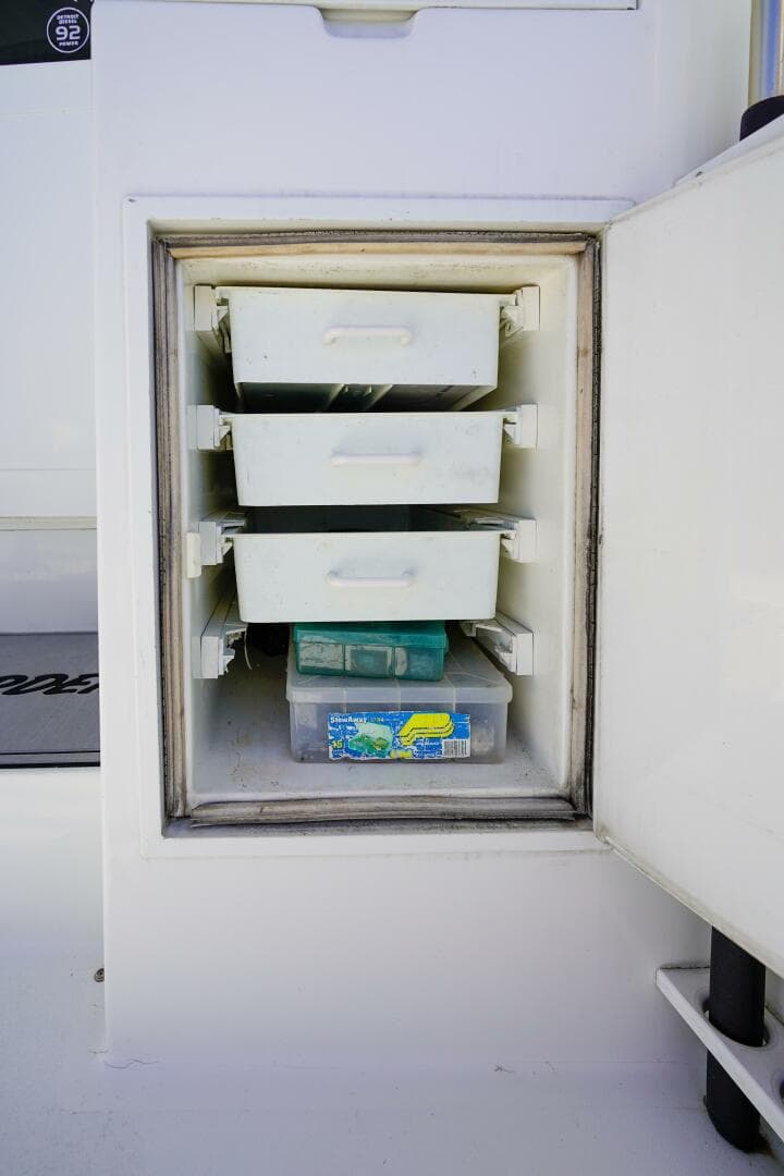 1994 Hatteras 46 Convertible — photo 29