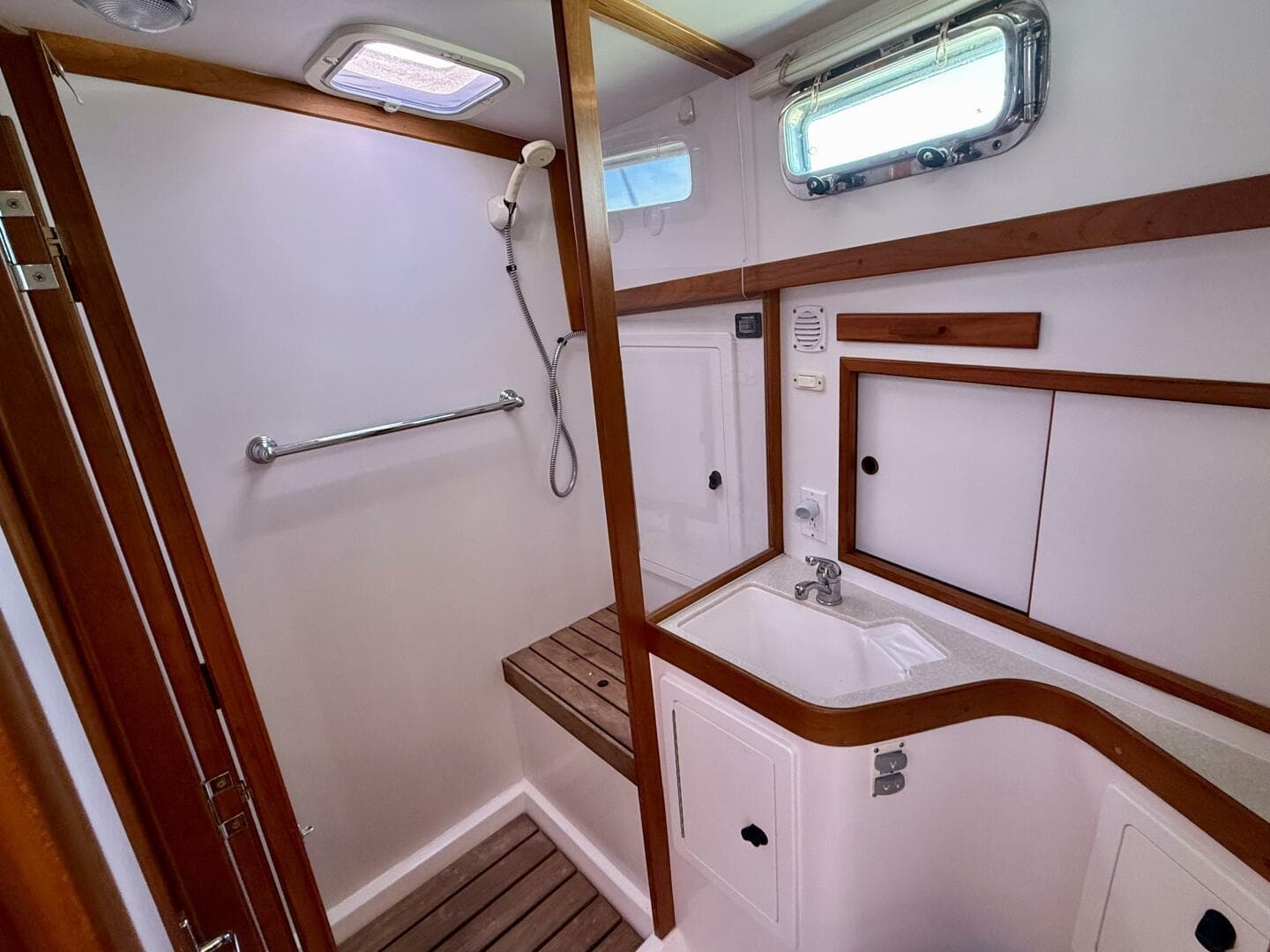 2006 Sabre 42 Sedan — photo 32