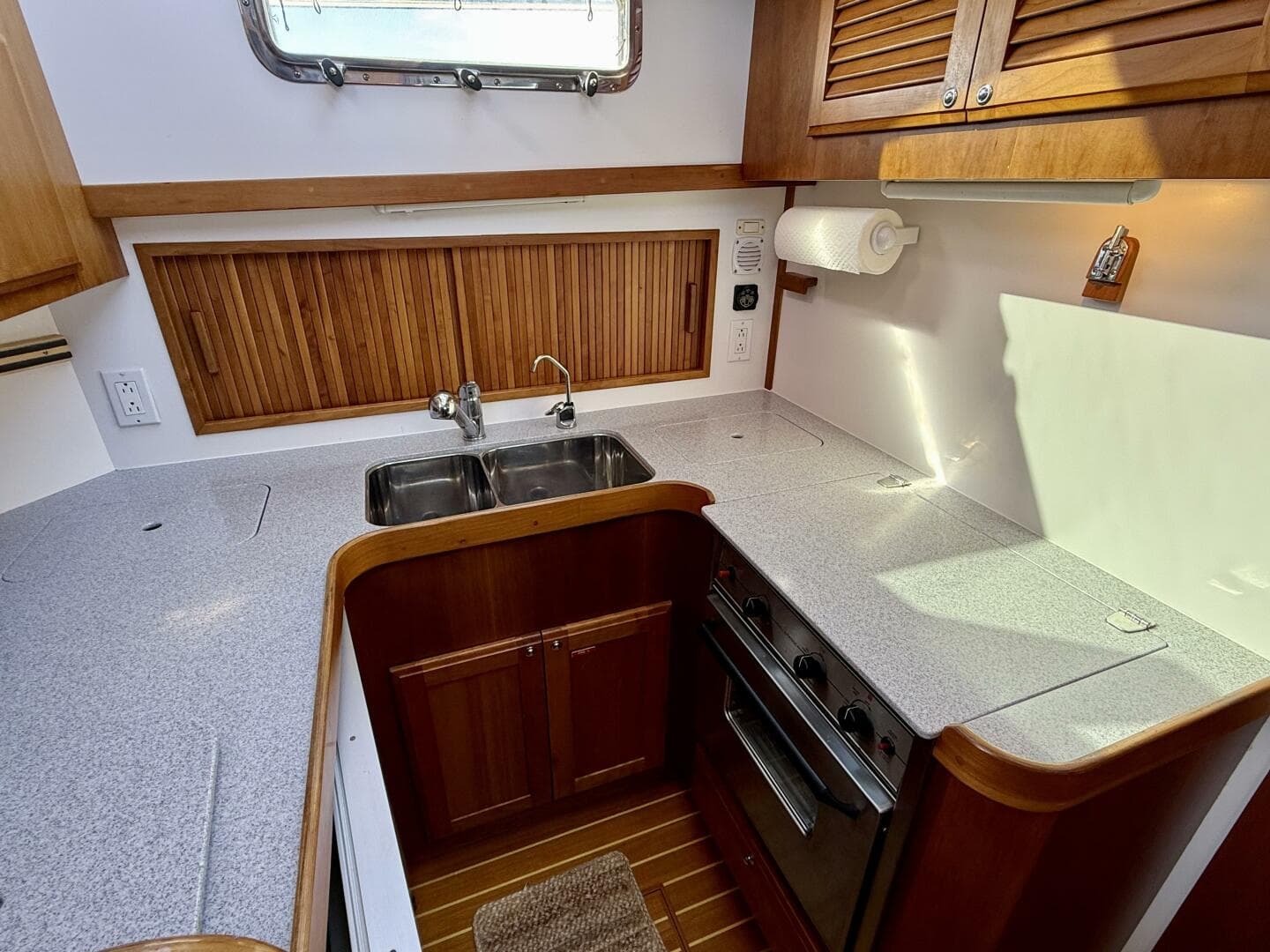 2006 Sabre 42 Sedan — photo 38