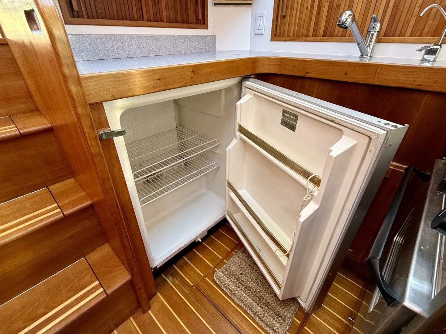 2006 Sabre 42 Sedan — photo 40