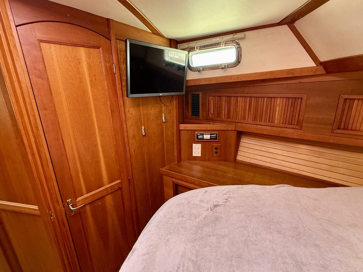 2006 Sabre 42 Sedan — photo 30