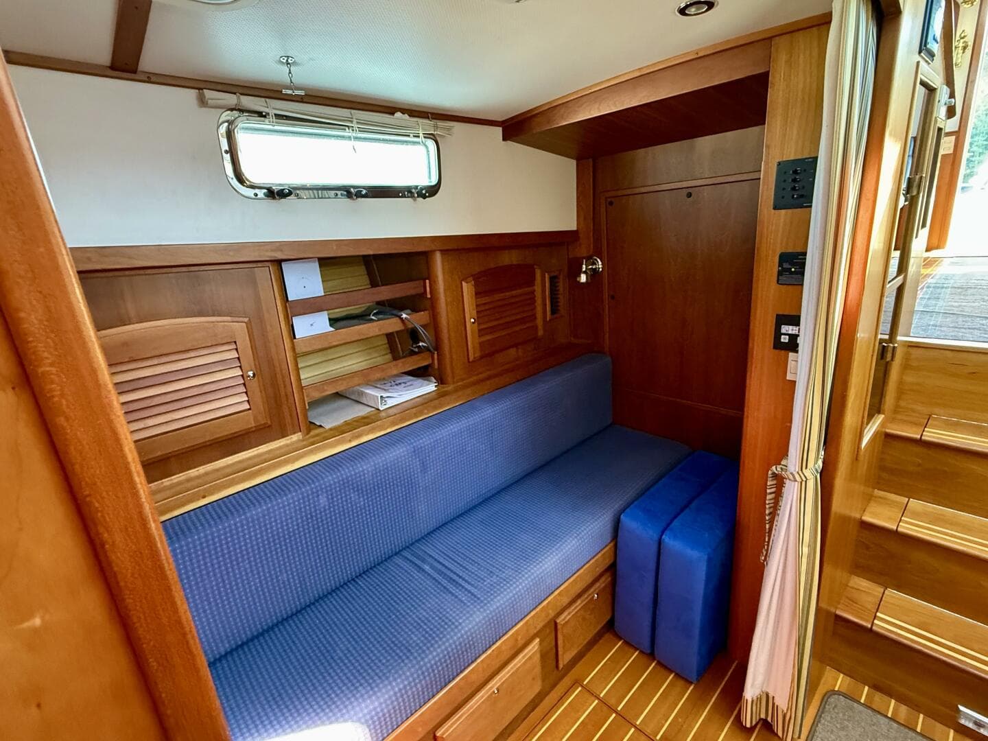 2006 Sabre 42 Sedan — photo 36