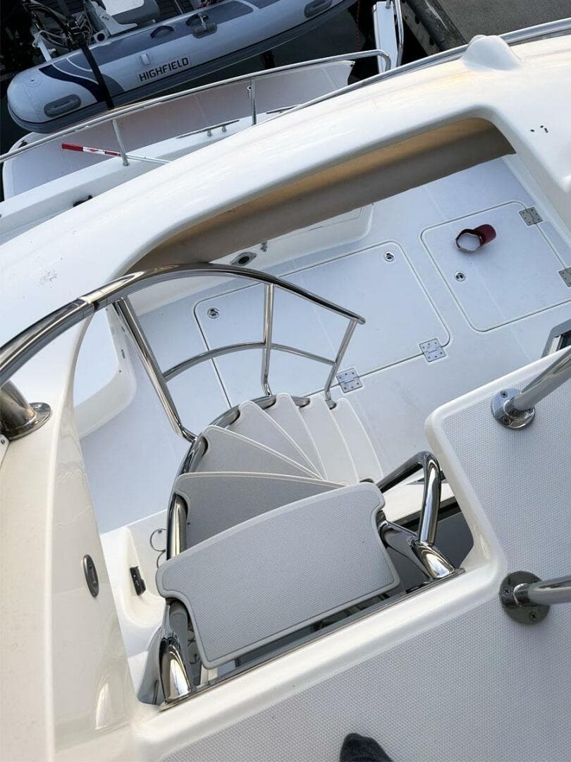 2018 Sabre 48 Flybridge Sedan — photo 7