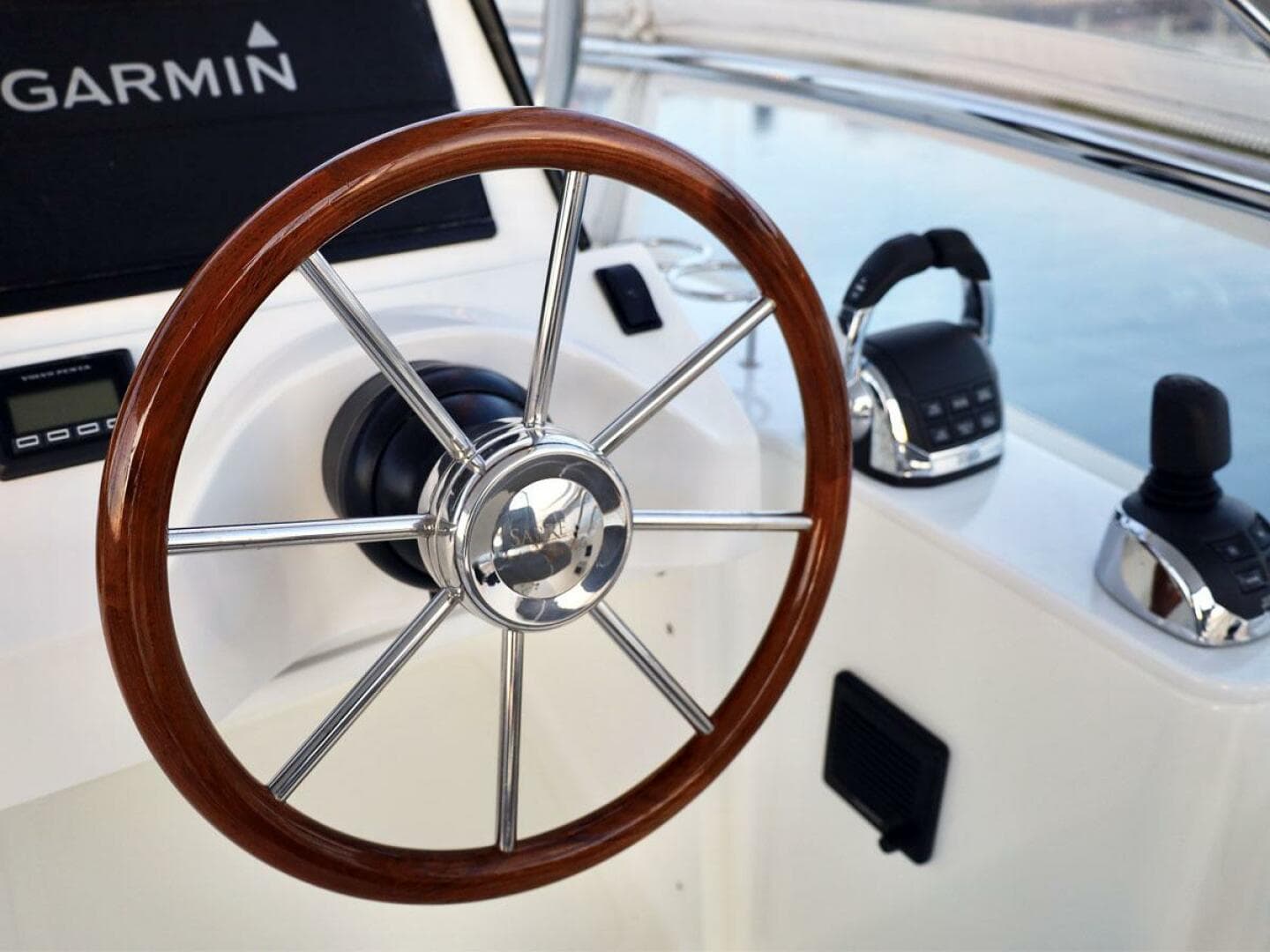 2018 Sabre 48 Flybridge Sedan — photo 9