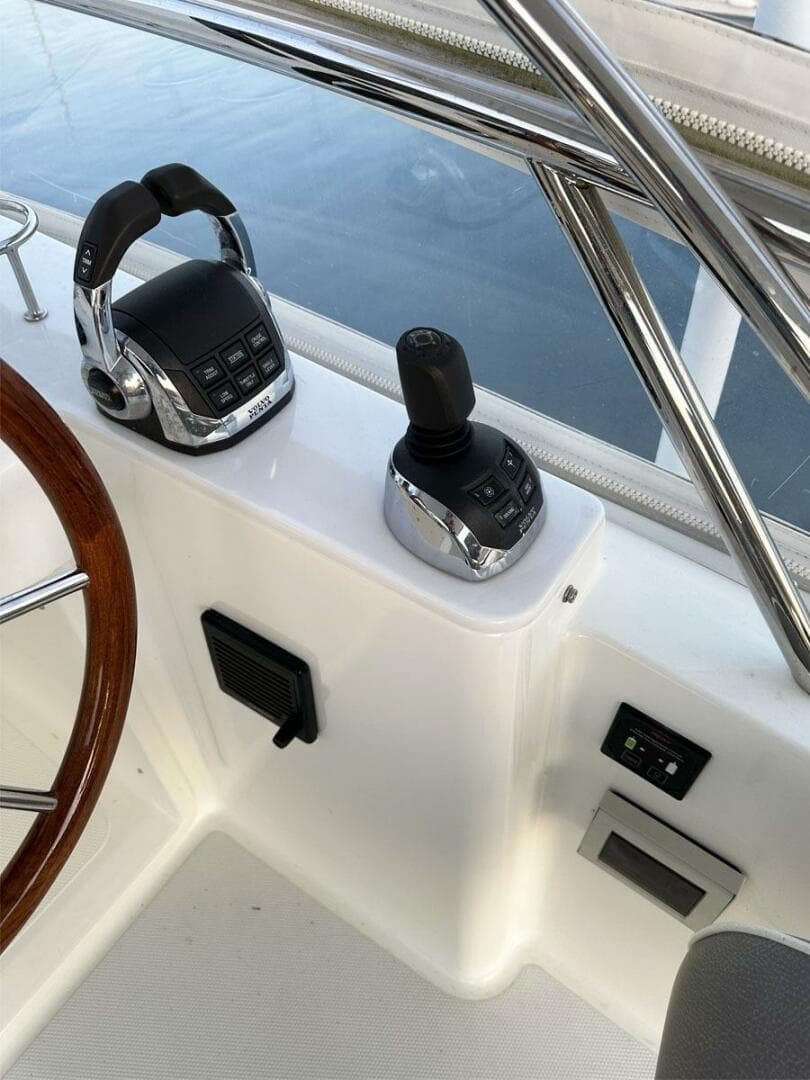 2018 Sabre 48 Flybridge Sedan — photo 10