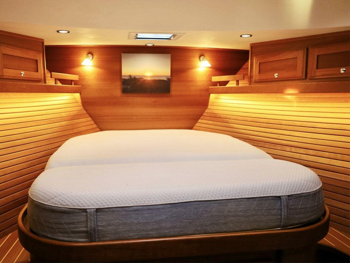 2018 Sabre 48 Flybridge Sedan — photo 22