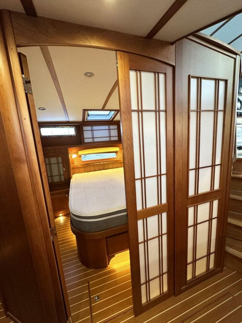 2018 Sabre 48 Flybridge Sedan — photo 15