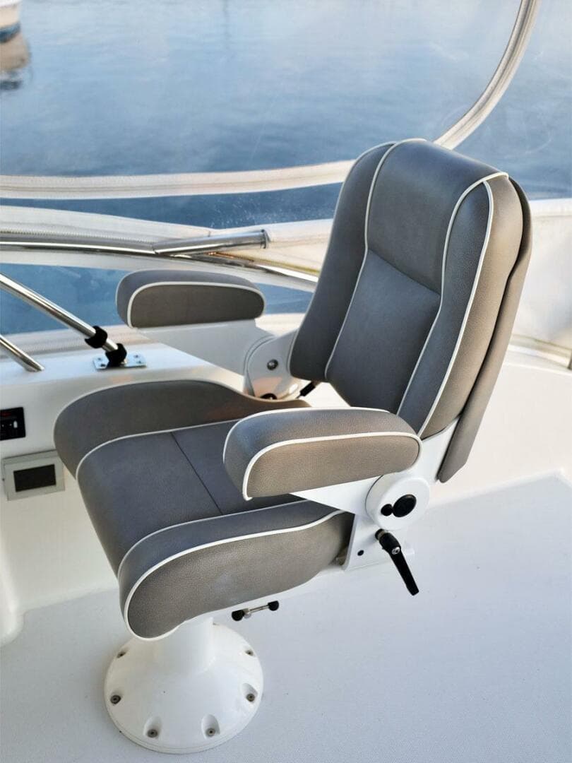 2018 Sabre 48 Flybridge Sedan — photo 11