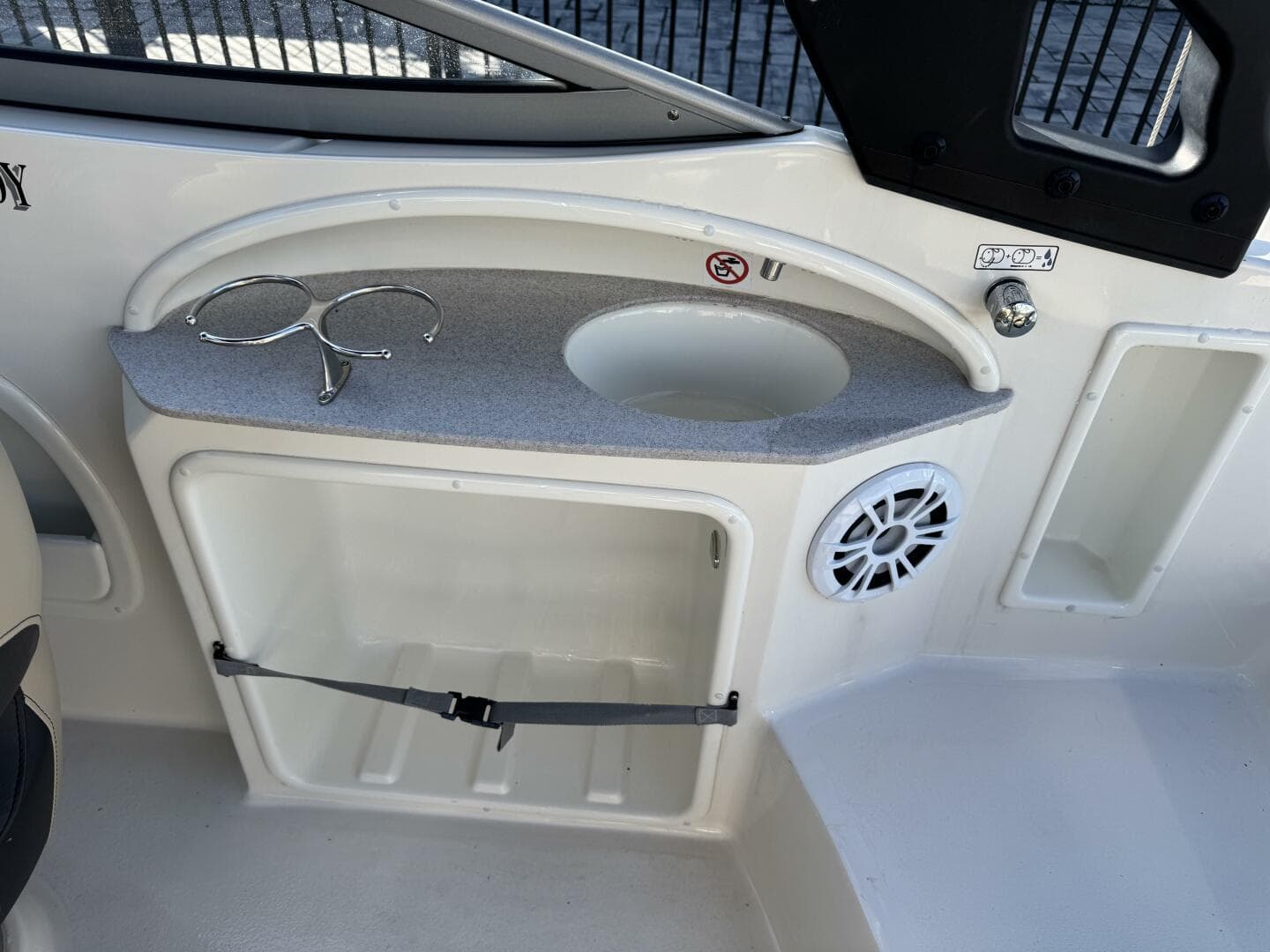 2019 Stingray 234 Lr — photo 10