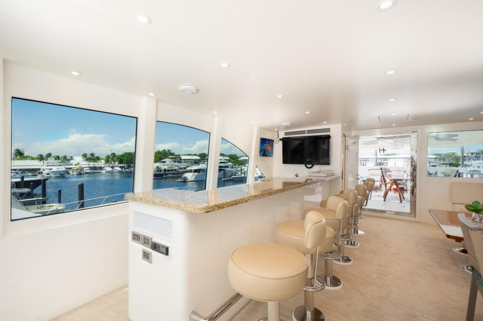 2014 Hargrave Sky Lounge — photo 43