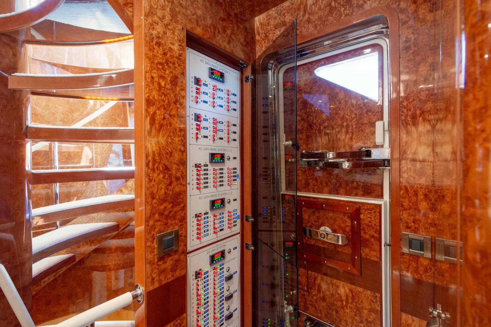 2014 Hargrave Sky Lounge — photo 23