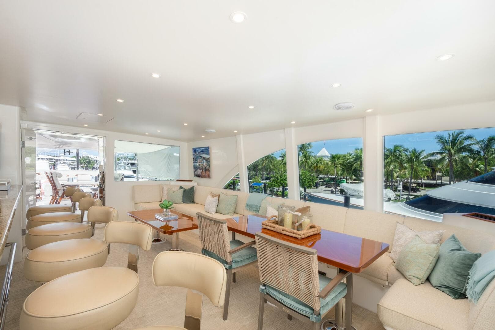 2014 Hargrave Sky Lounge — photo 41