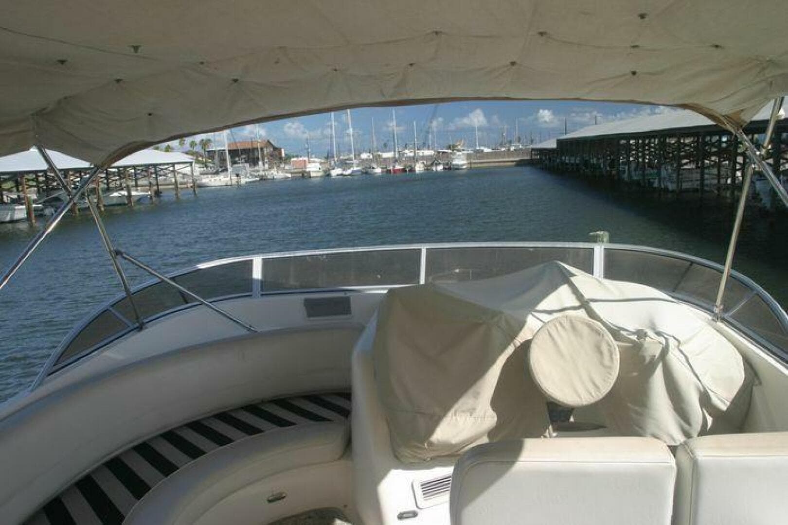 2005 Meridian 411 Sedan — photo 3