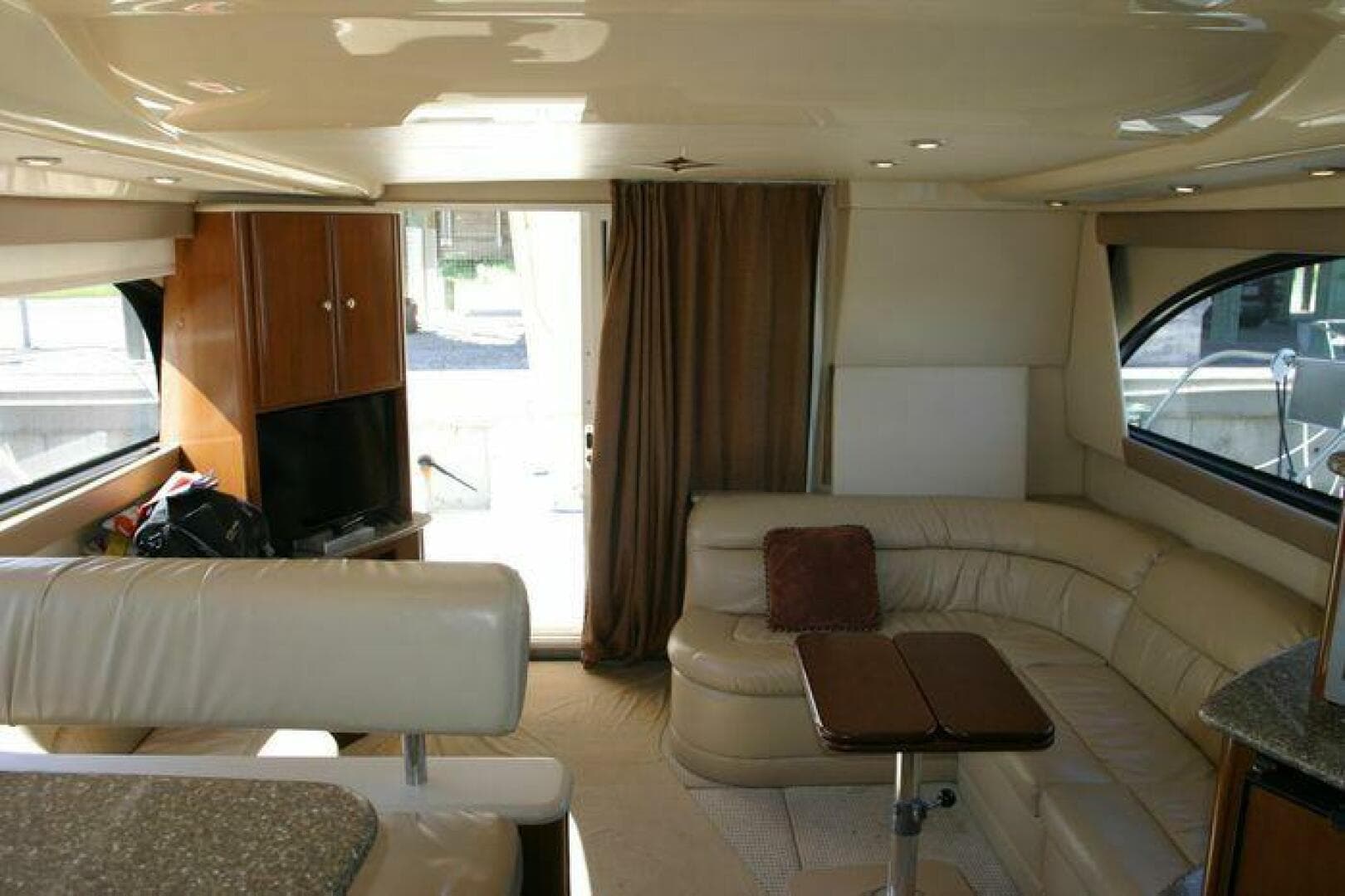 2005 Meridian 411 Sedan — photo 8