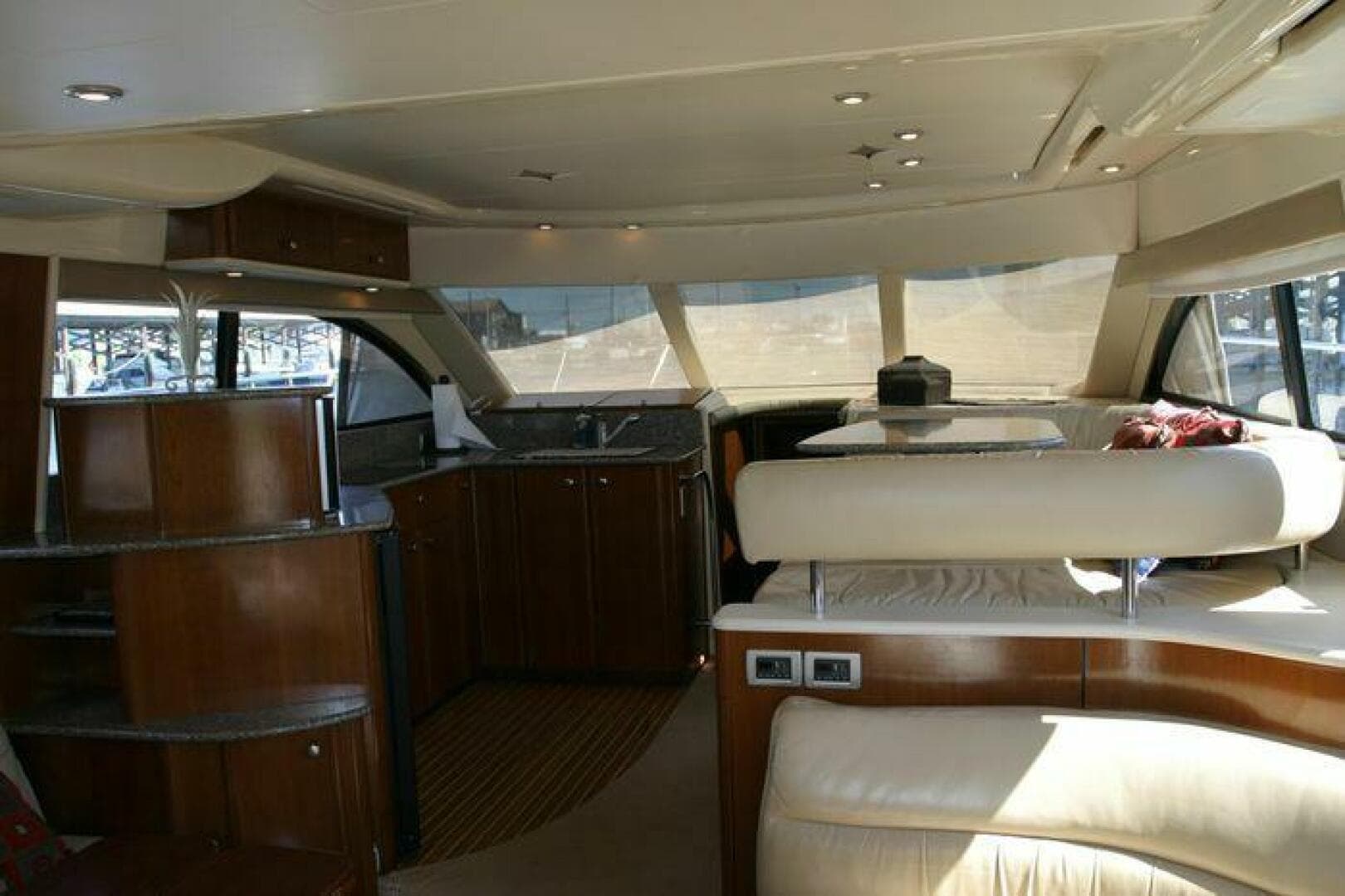 2005 Meridian 411 Sedan — photo 9