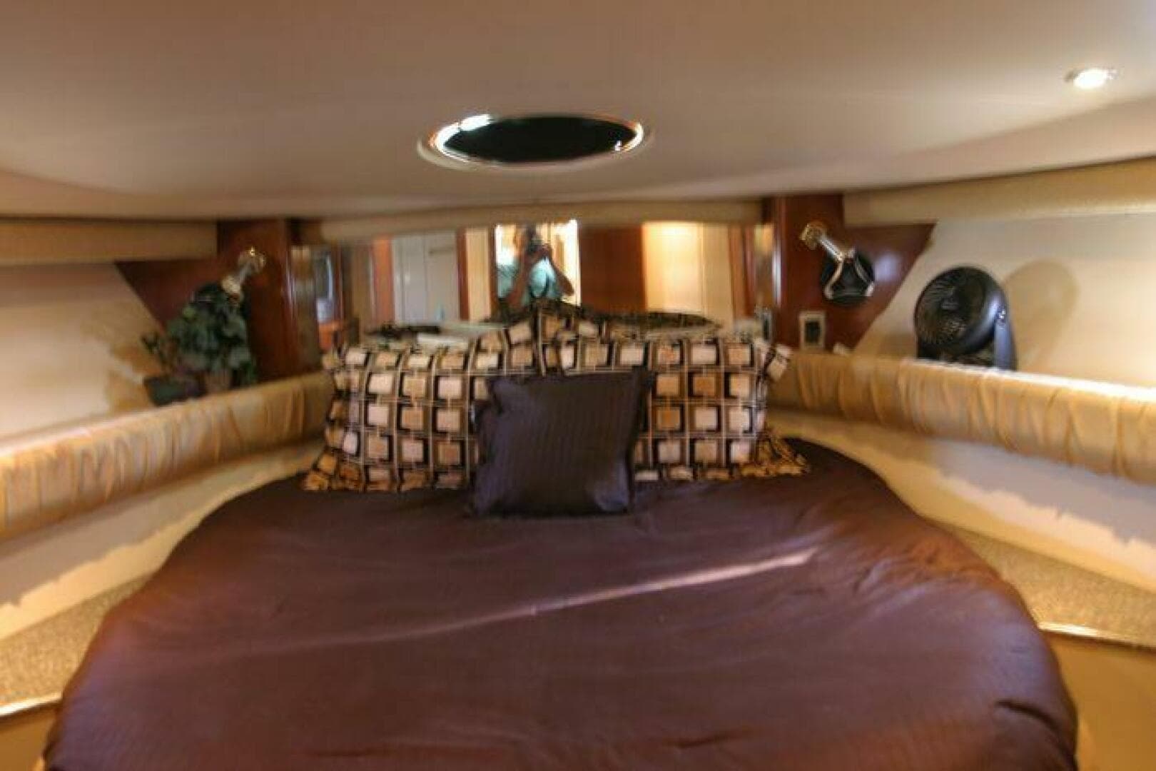 2005 Meridian 411 Sedan — photo 10