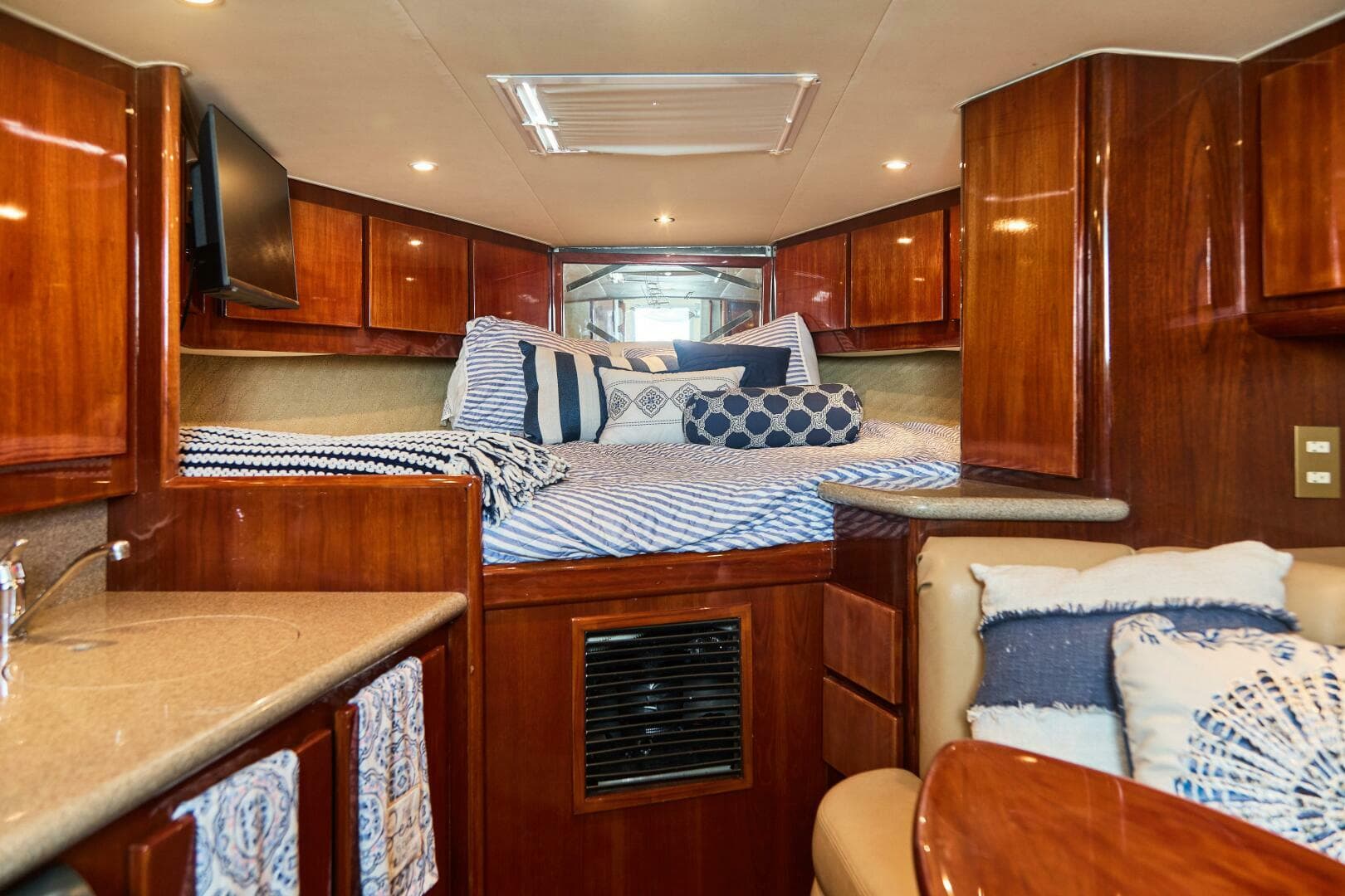 2003 Egg Harbor Predator Express — photo 12