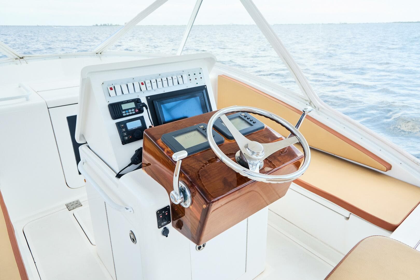 2003 Egg Harbor Predator Express — photo 8