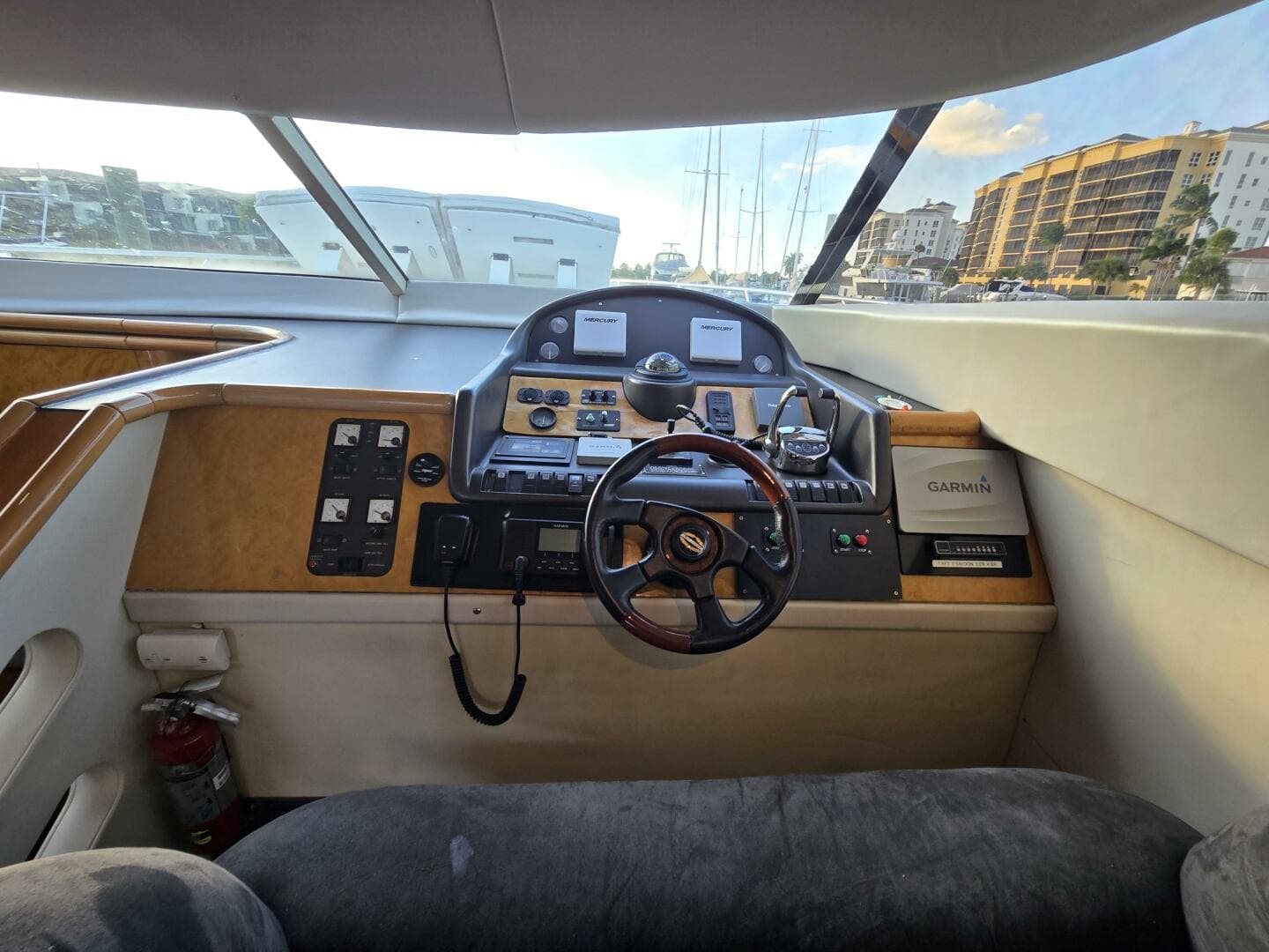 1997 Sunseeker Manhattan 48 — photo 25