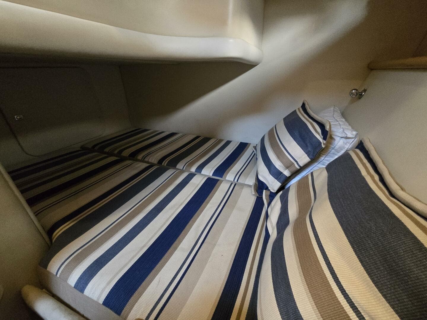 1997 Sunseeker Manhattan 48 — photo 30