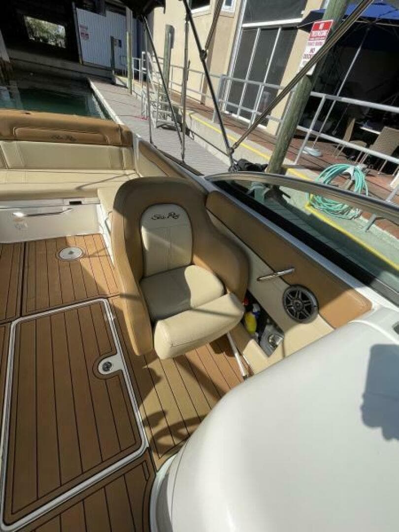 2014 Sea Ray 260 Sundeck — photo 7