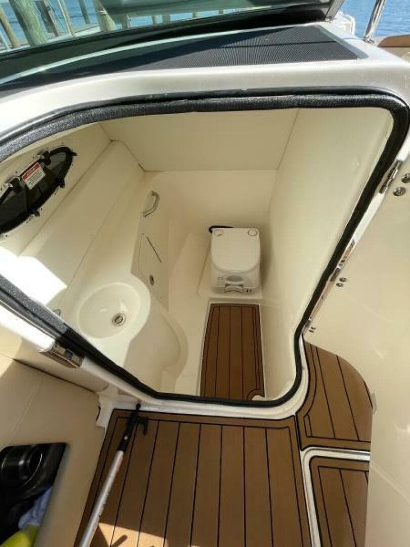 2014 Sea Ray 260 Sundeck — photo 8