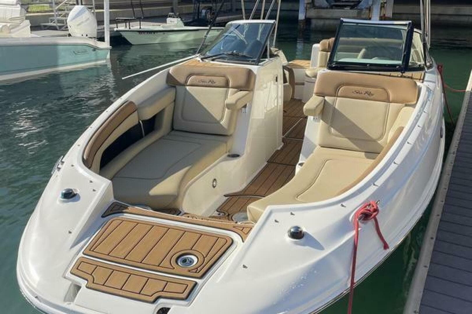 2014 Sea Ray 260 Sundeck — photo 2