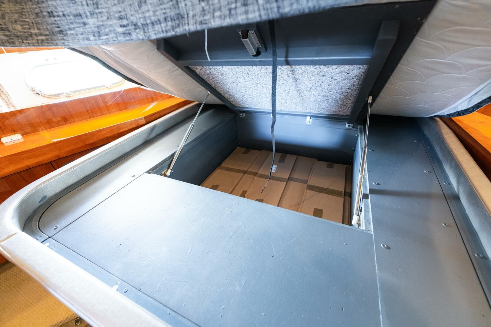 2014 Sunseeker Predator 60 — photo 48