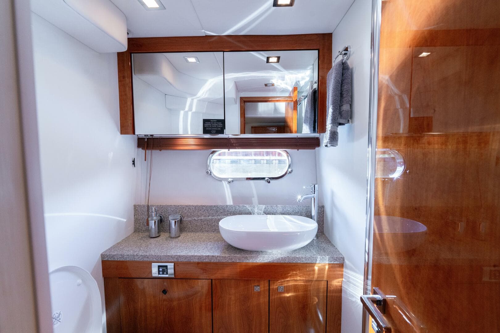 2014 Sunseeker Predator 60 — photo 45