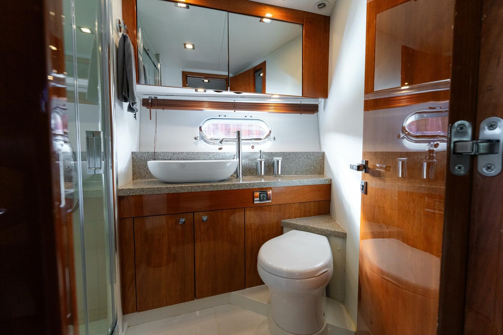 2014 Sunseeker Predator 60 — photo 49