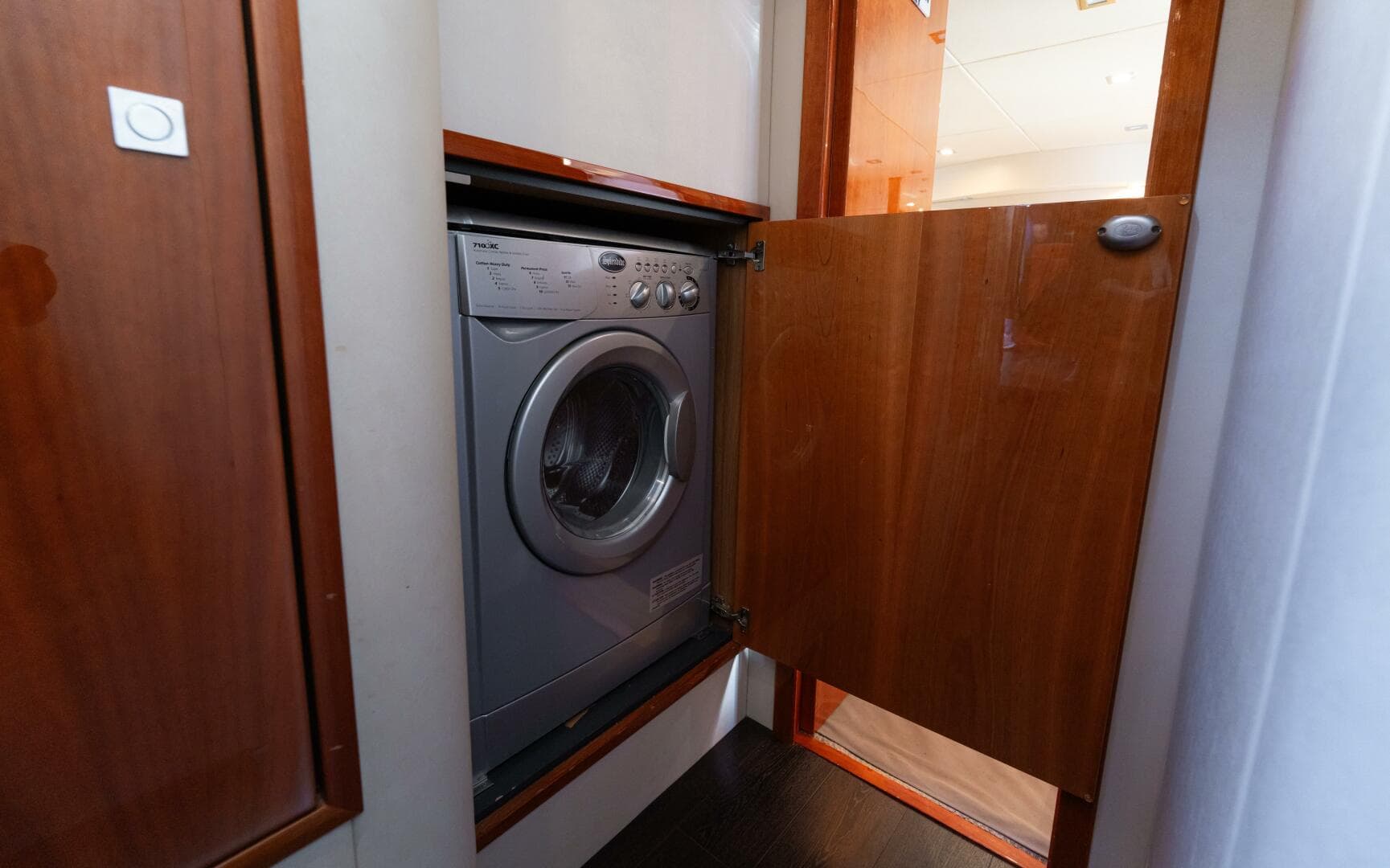 2014 Sunseeker Predator 60 — photo 61