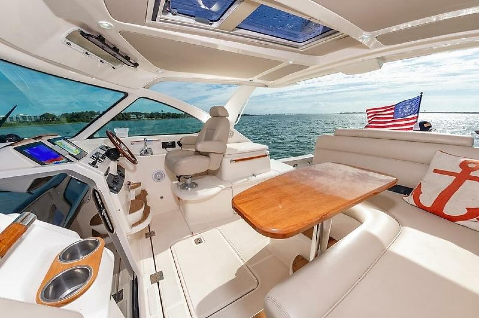 2015 Tiara Yachts 39 Coronet — photo 16