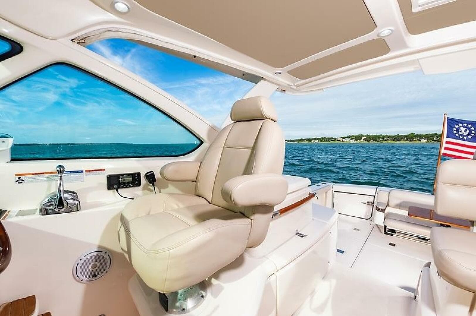 2015 Tiara Yachts 39 Coronet — photo 22