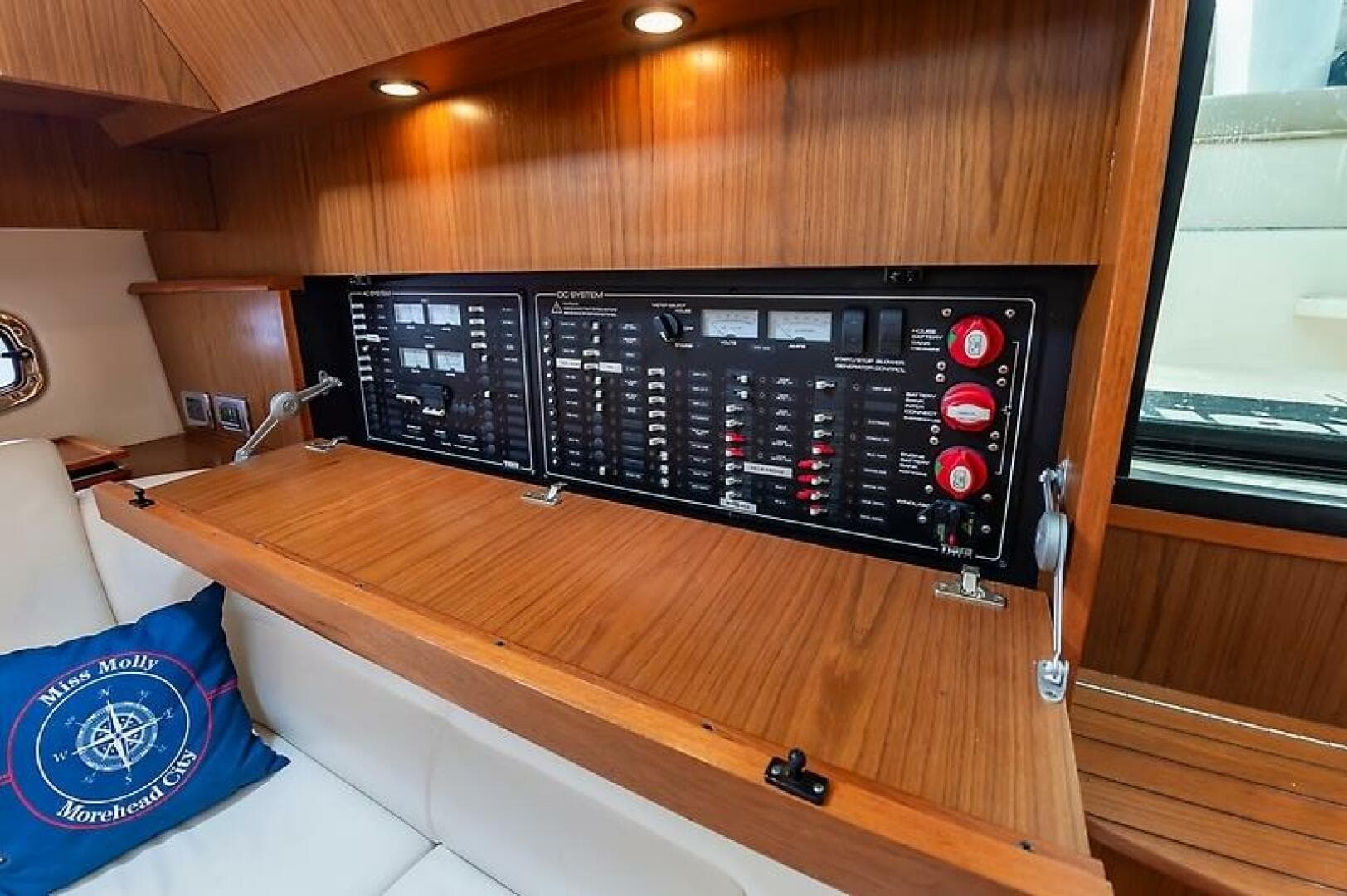 2015 Tiara Yachts 39 Coronet — photo 25