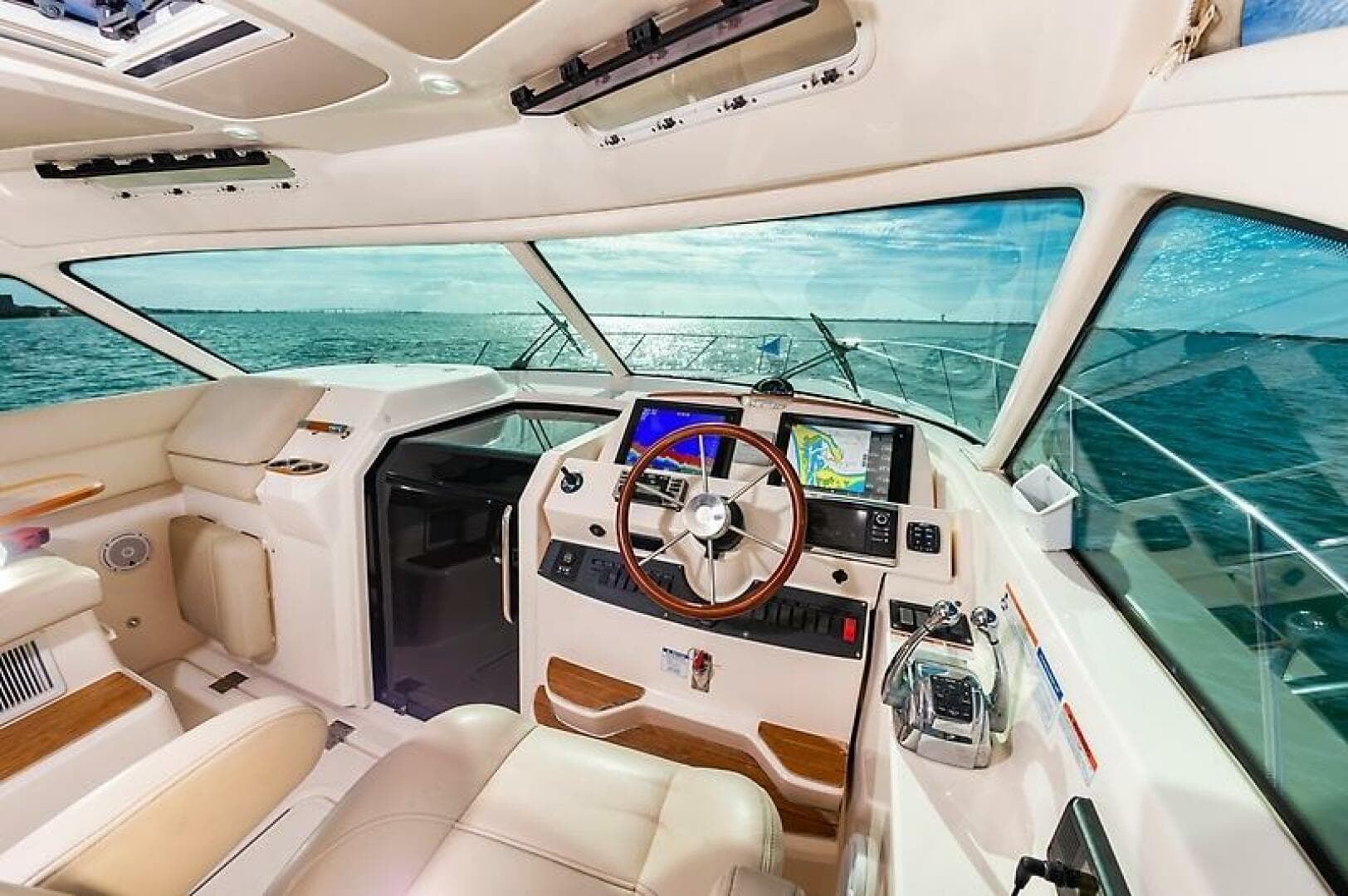2015 Tiara Yachts 39 Coronet — photo 20