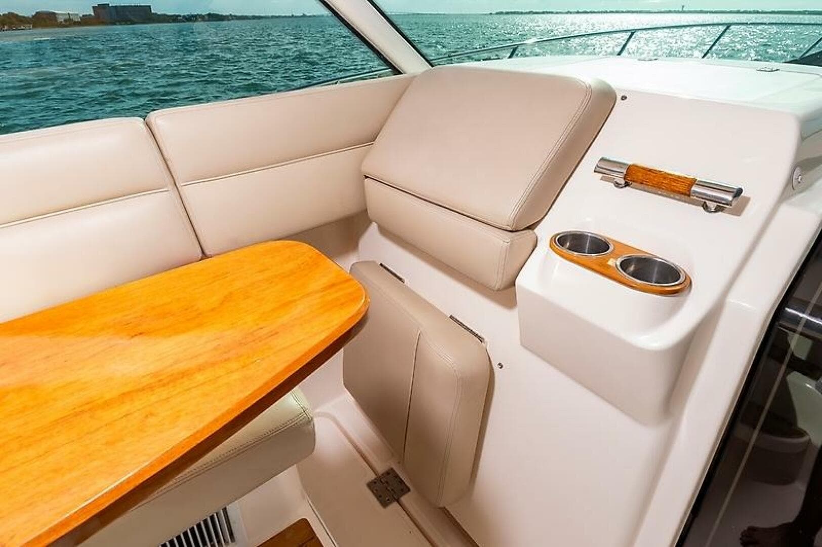 2015 Tiara Yachts 39 Coronet — photo 19